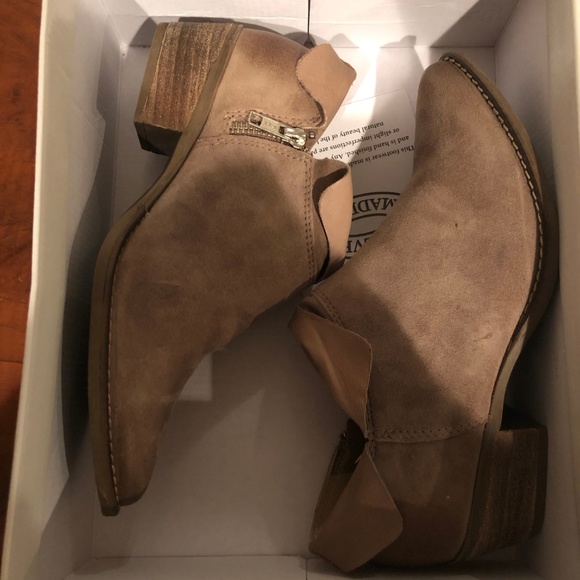 Steve Madden Women's Phoenix Ankle Bootie - Picture 8 of 8